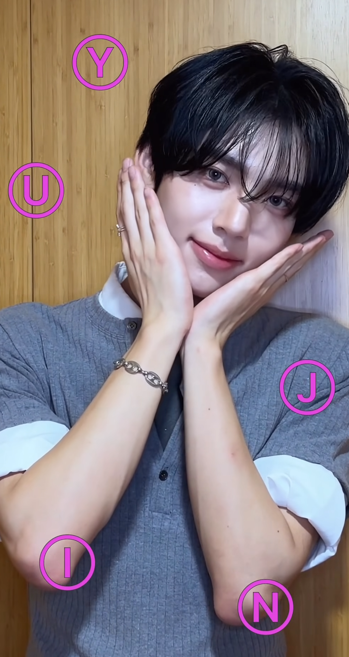 A moment captured by Han Yujin (AND2BLE)'s fan