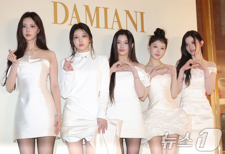 Behind-the-scenes cut of ILLIT