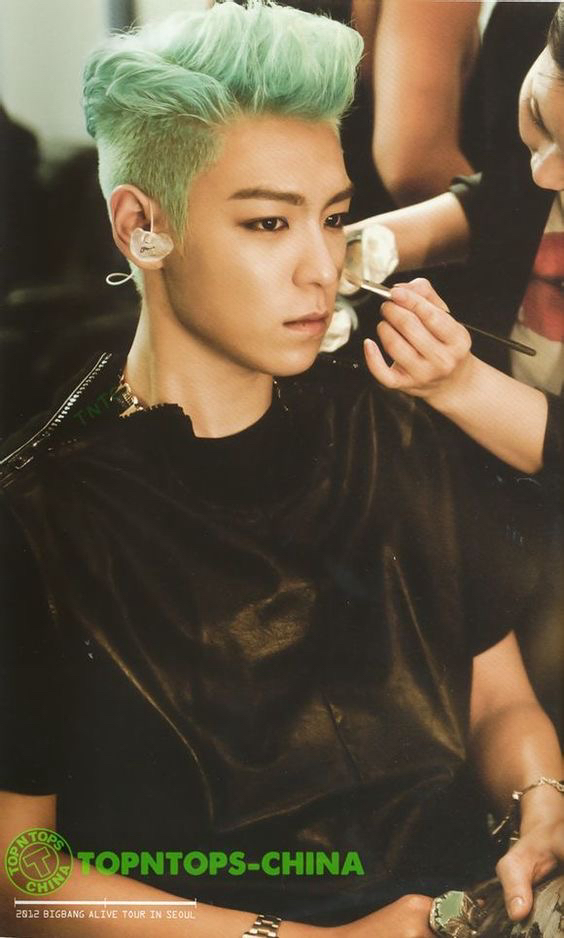 A moment captured by T.O.P's fan