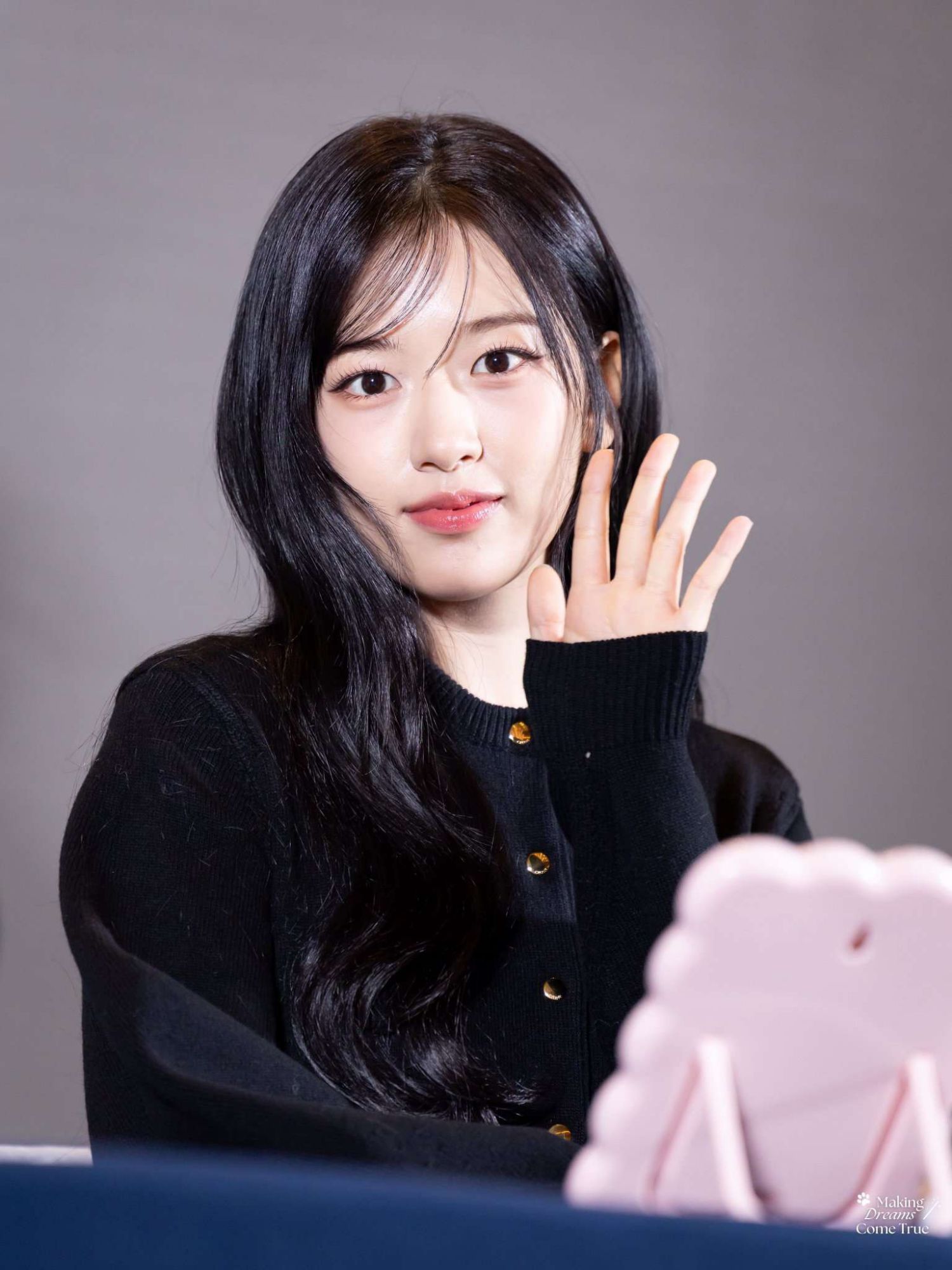 Behind-the-scenes cut of An Yujin (IVE)