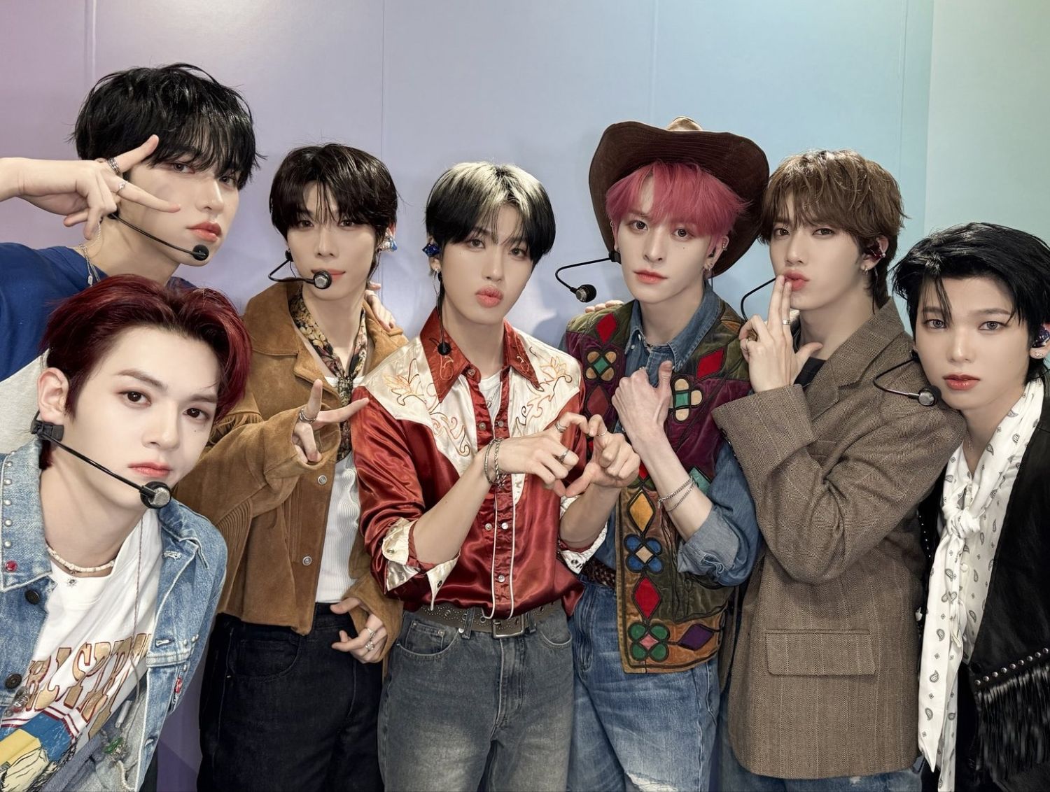 Behind-the-scenes cut of n.SSign