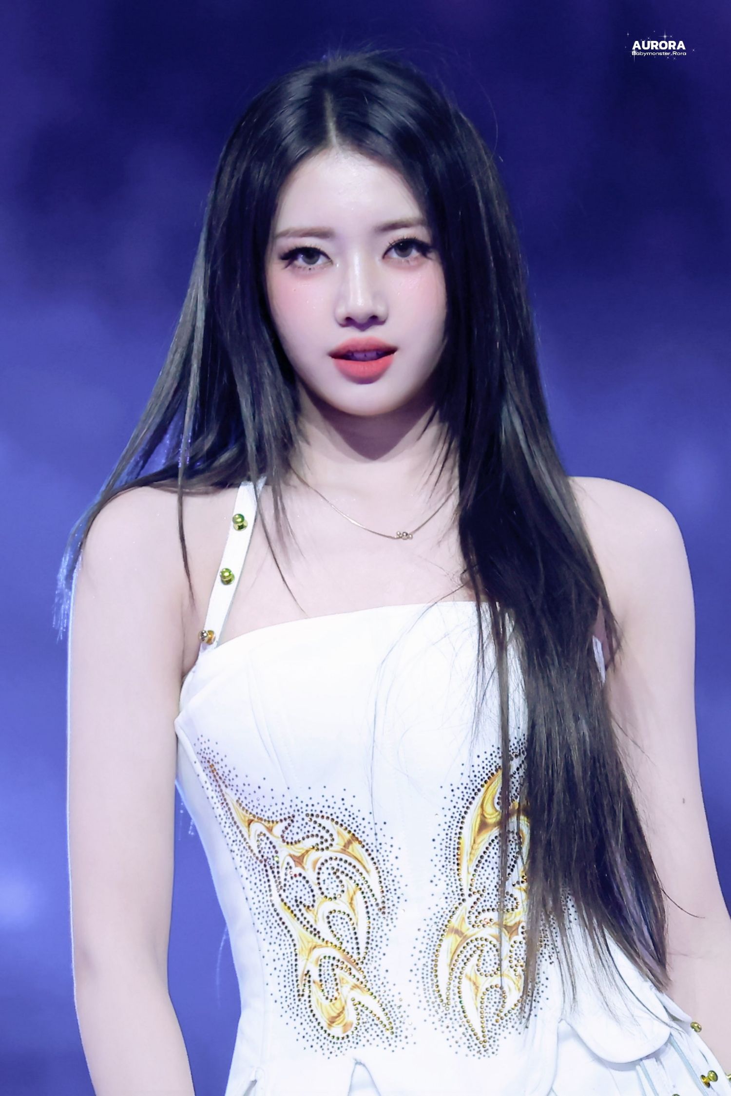 Momen yang diabadikan oleh penggemar Rora (BABYMONSTER)