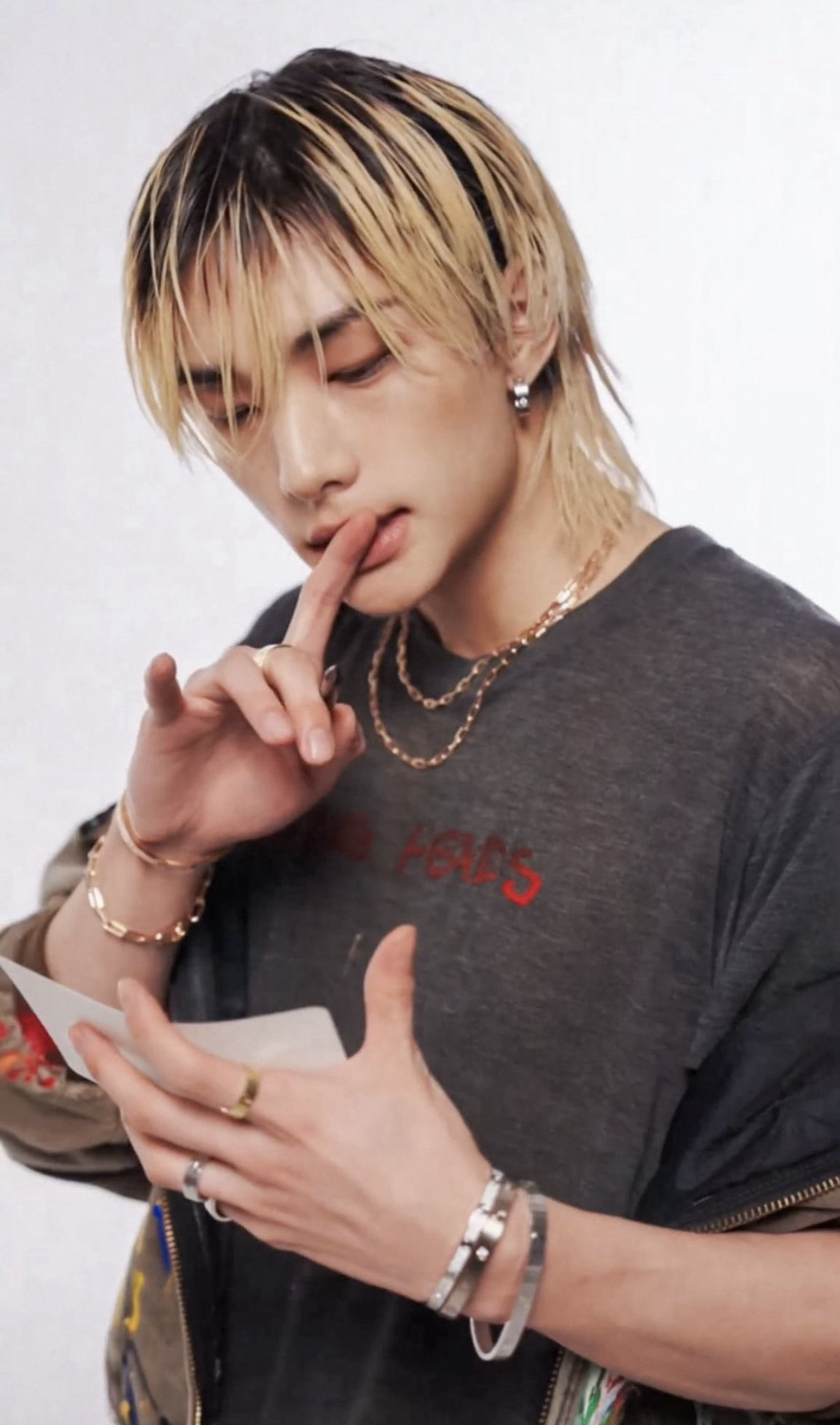 Behind-the-scenes cut of Hyunjin (Stray Kids)