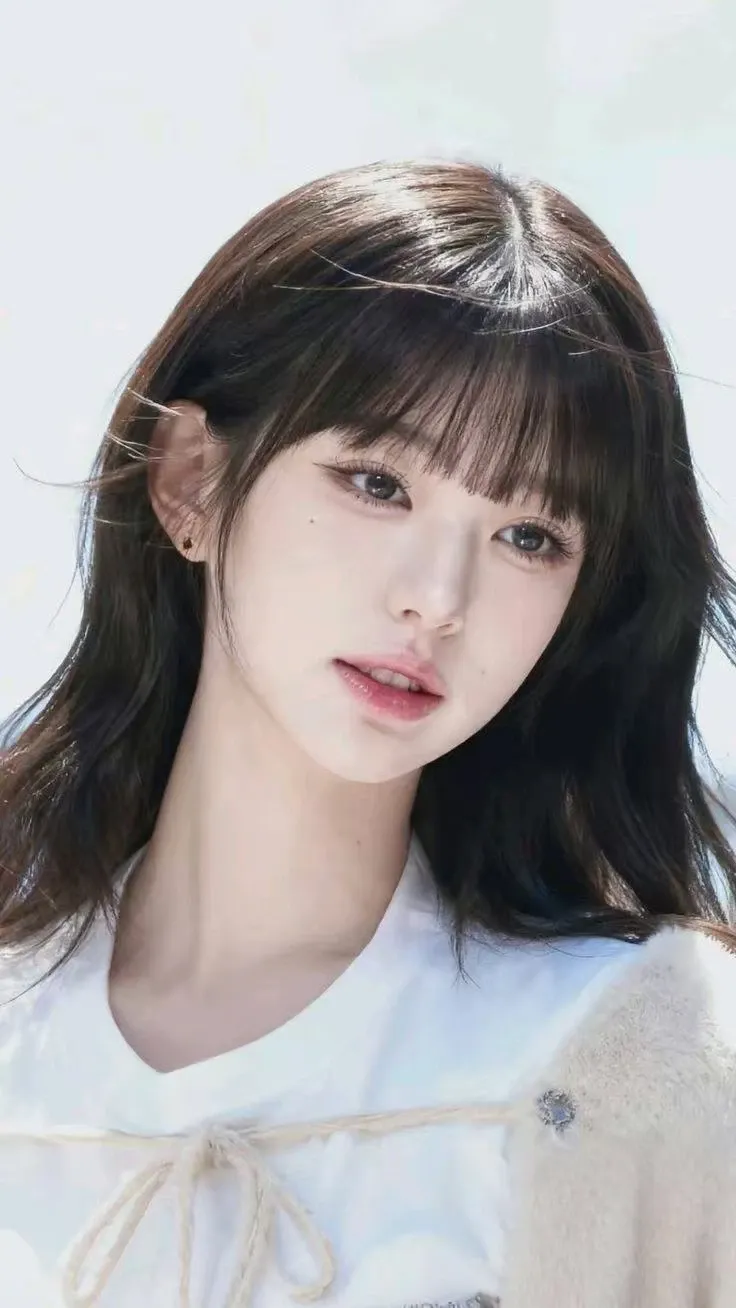 Latest photo of Jang Wonyoung (IVE)