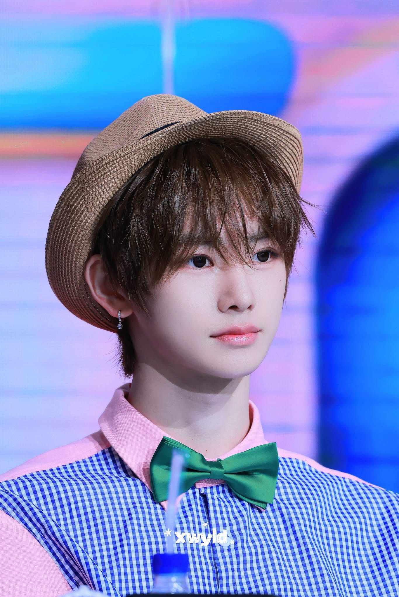 Today's hottest K-pop community feed