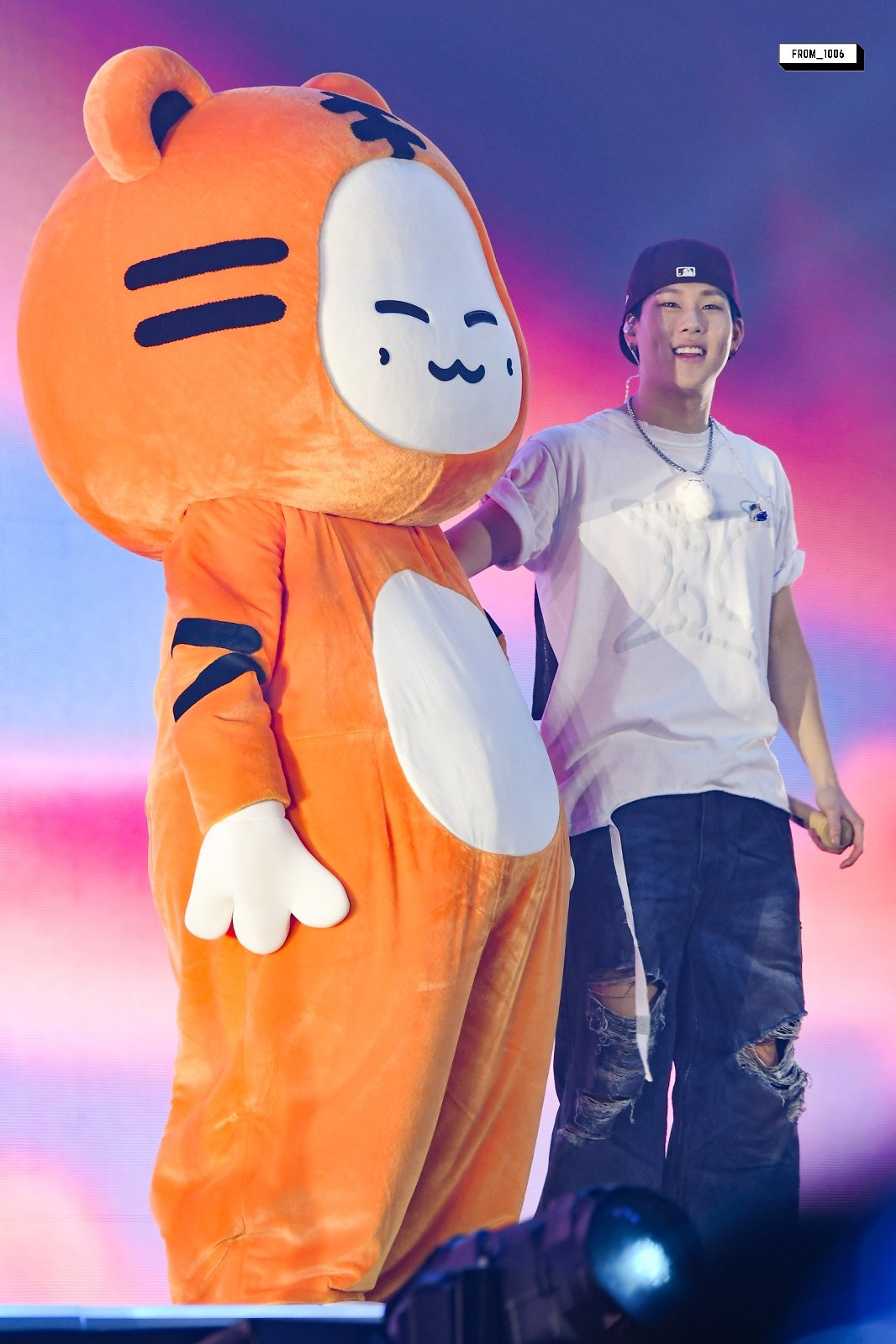 Behind-the-scenes cut of Joohoney (MONSTA X)