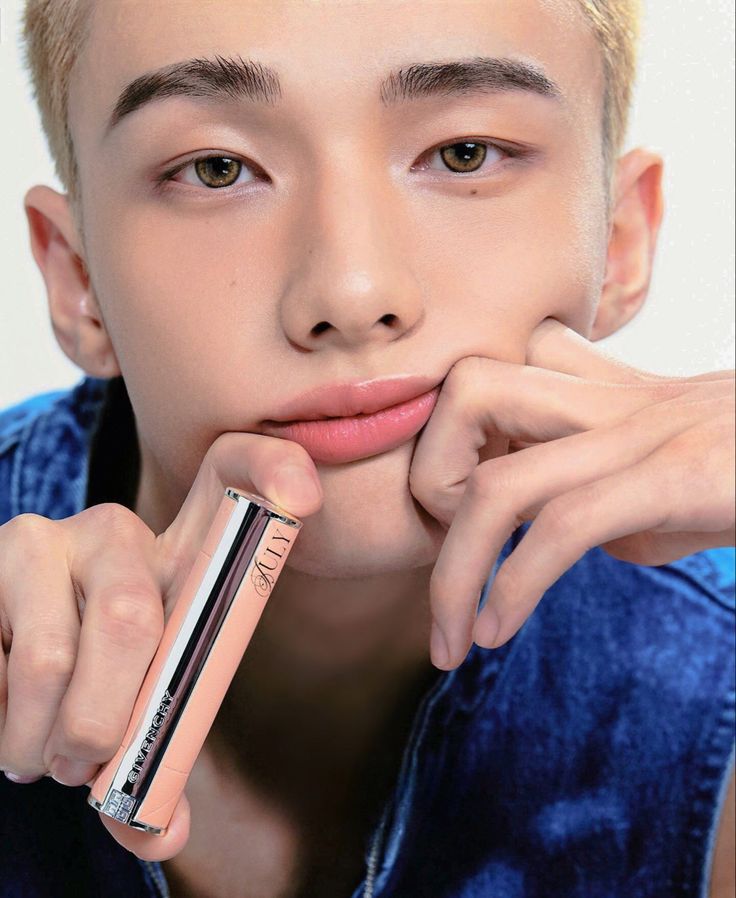 A moment captured by Hyunjin (Stray Kids)'s fan