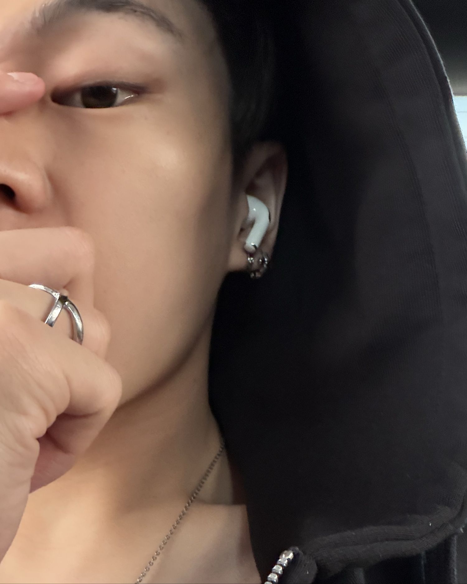 Behind-the-scenes cut of Kim Junmin (WHIB)