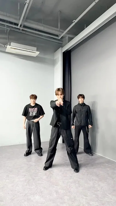 Today's most popular wallpaper in the SF9 community