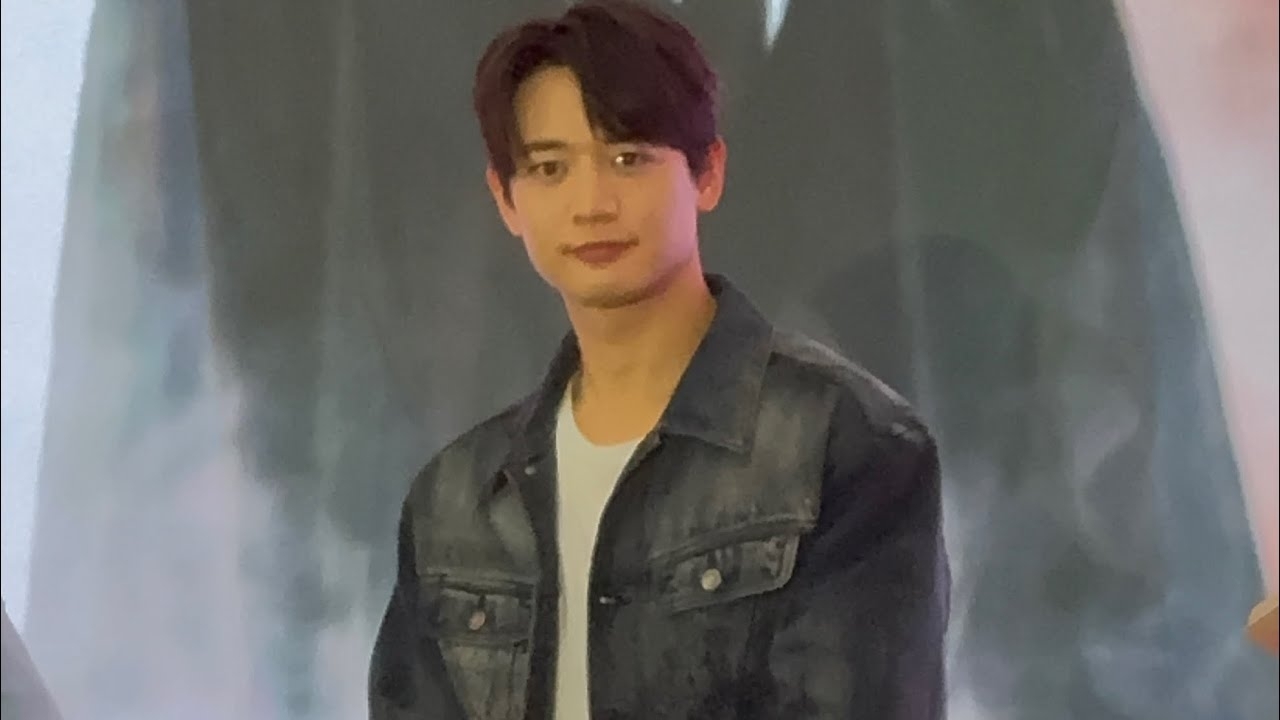 A moment captured by Minho (SHINee)'s fan