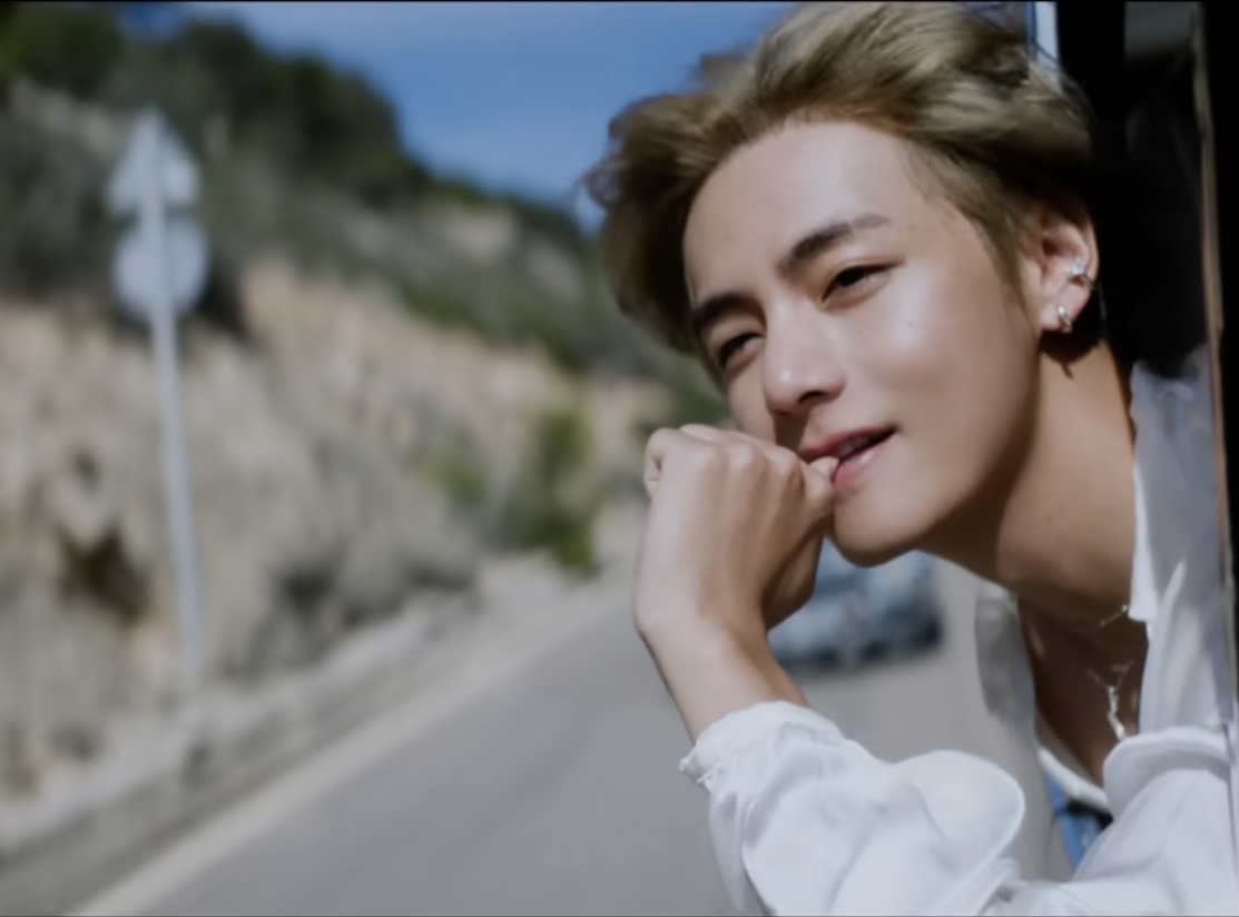 뷔 (방탄소년단)의 비하인드 컷