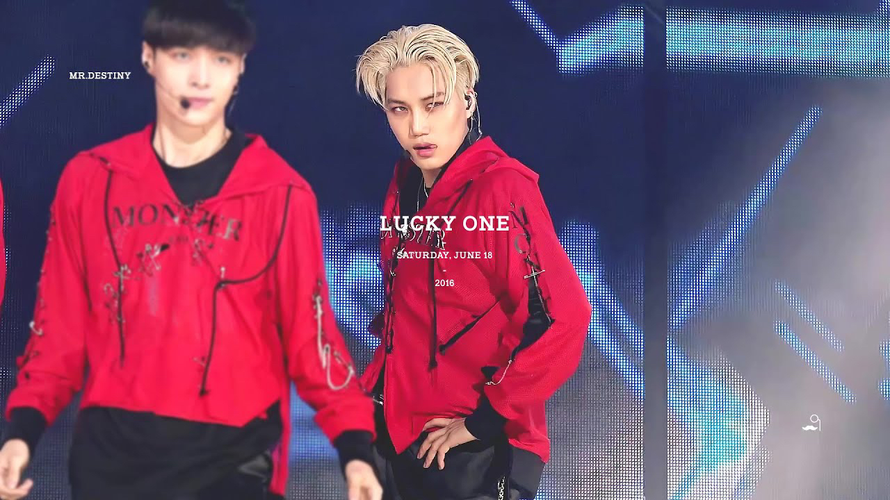 Momen yang diabadikan oleh penggemar Kai (EXO)