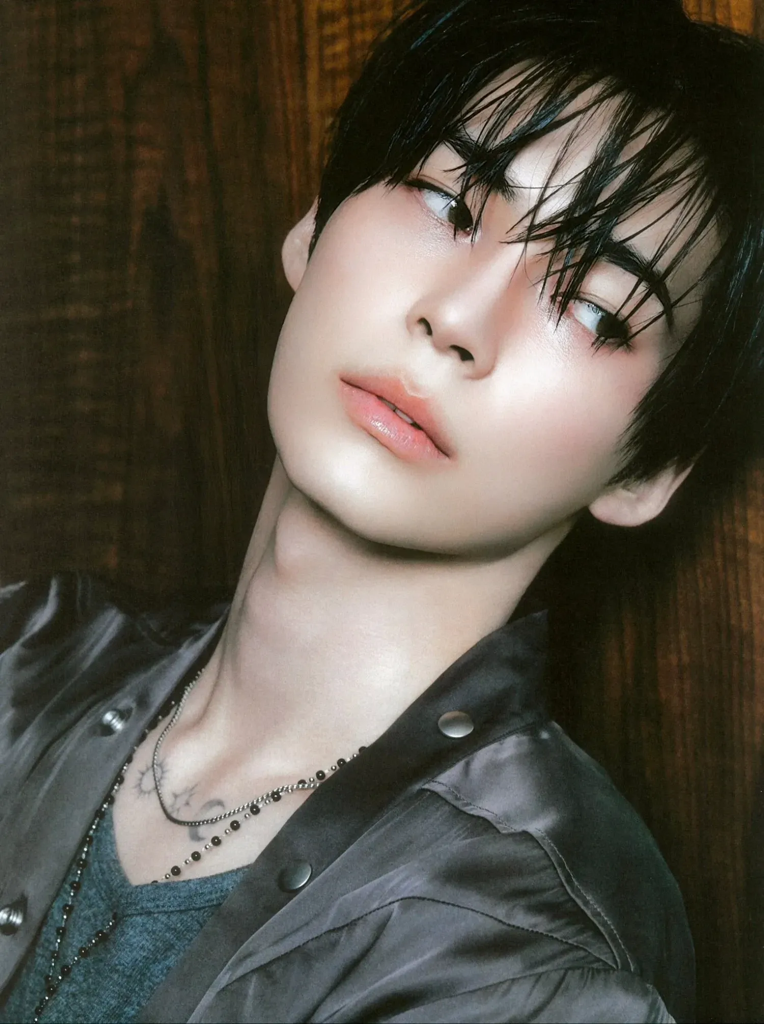 Behind-the-scenes cut of Sung Hanbin (ZEROBASEONE)