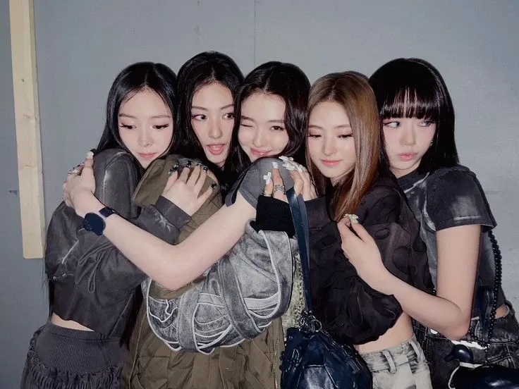 K-POP posts beloved by MEOVV fans