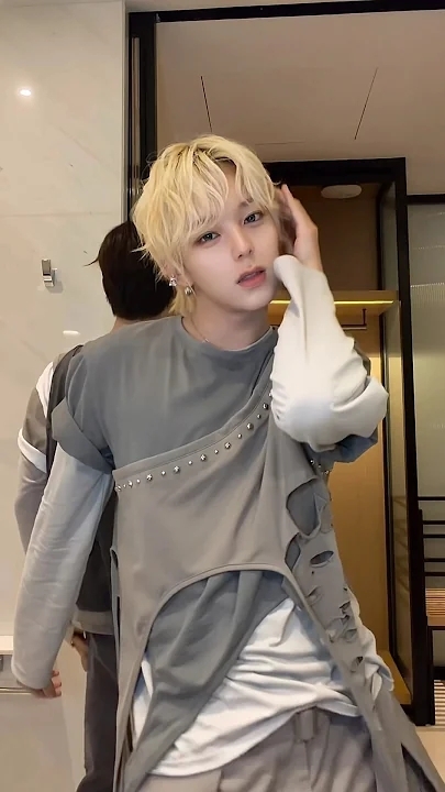 Recent activity shot of JL (AHOF)