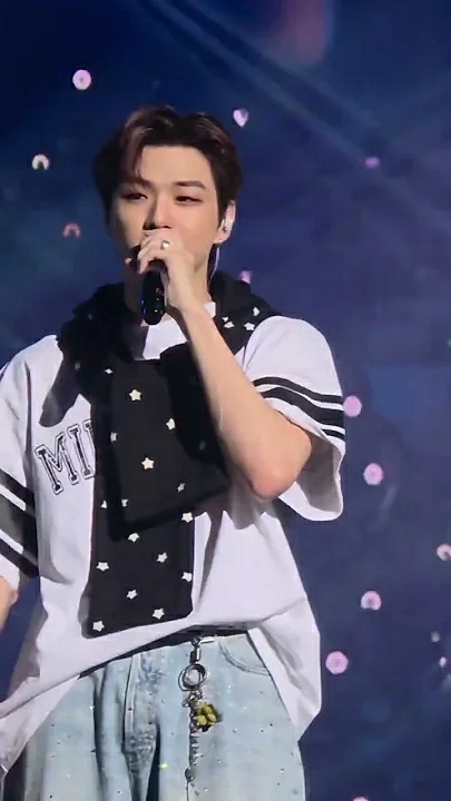 The most beloved wallpaper among Kang Daniel's fans