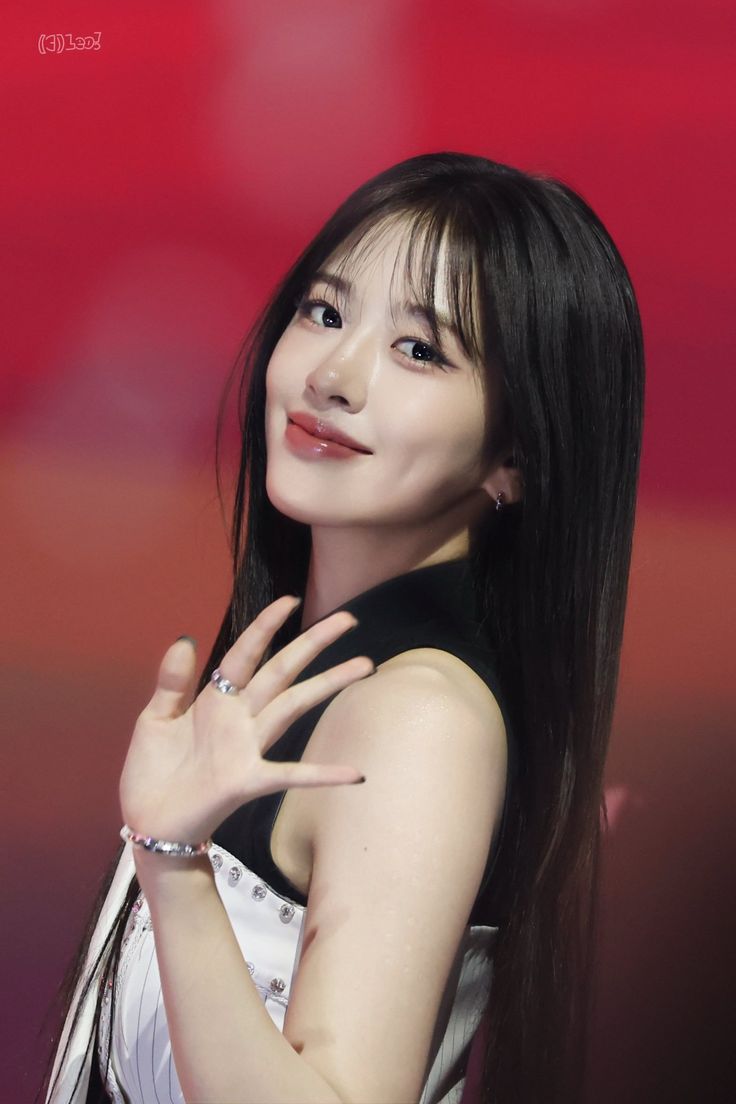 안유진 (IVE)의 비하인드 컷