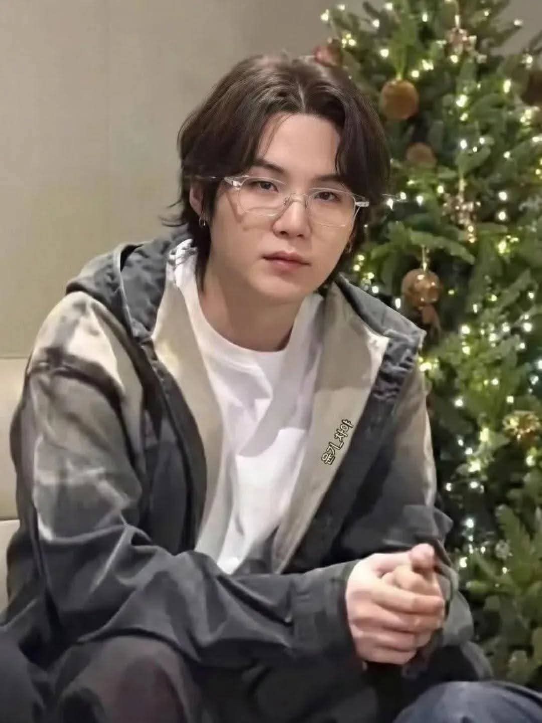 슈가 (방탄소년단)의 최신 사진