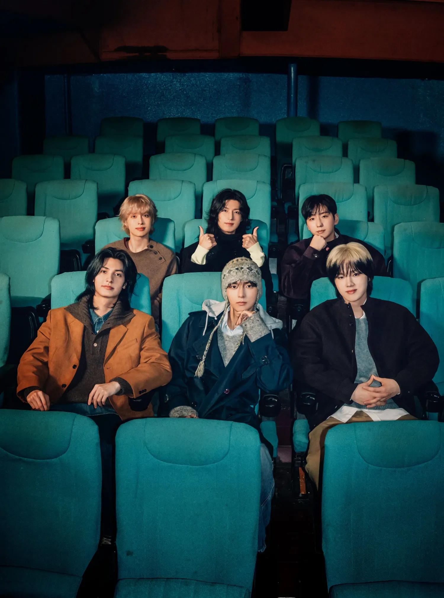 Behind-the-scenes cut of Xdinary Heroes