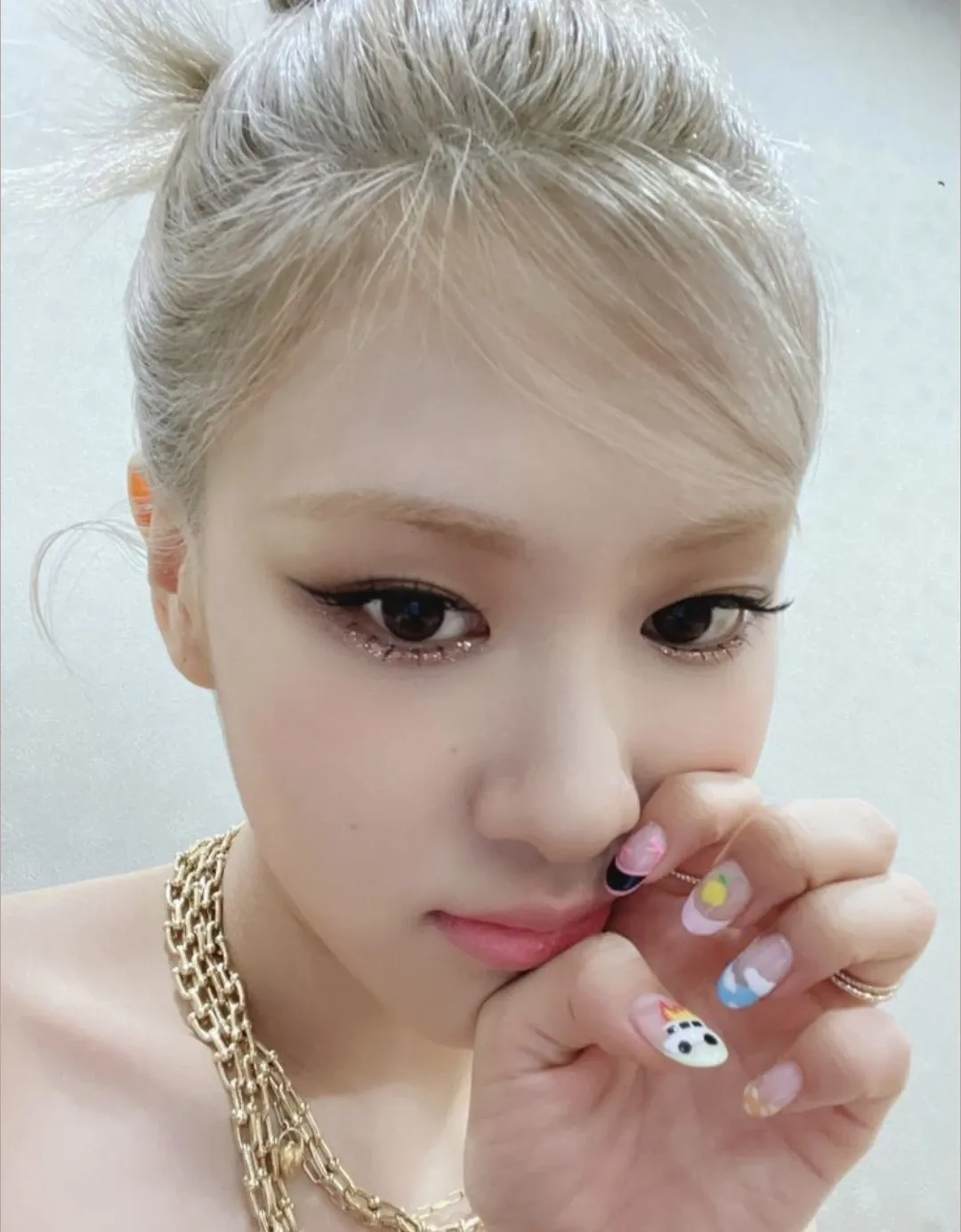 ROSÉ (BLACKPINK)的幕后花絮