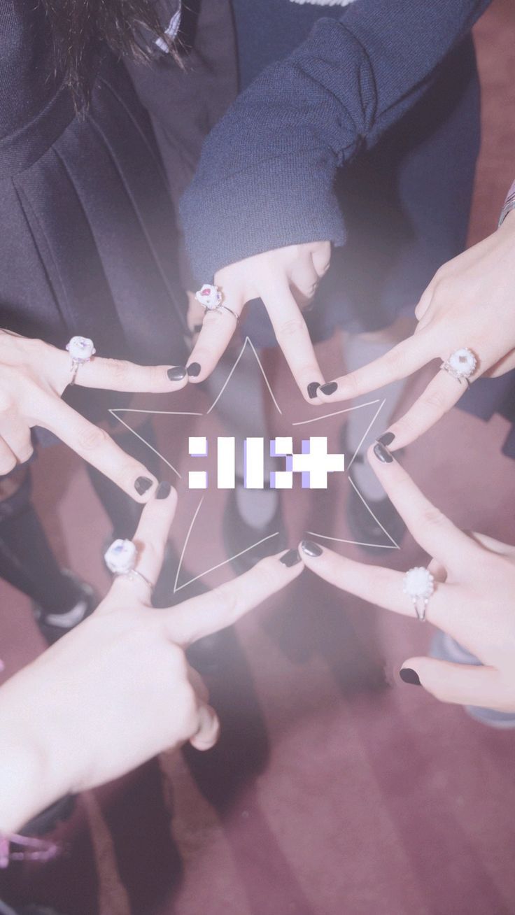 A moment captured by ILLIT's fan