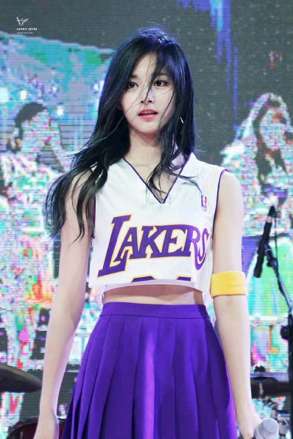 Potret di balik layar Tzuyu (TWICE)