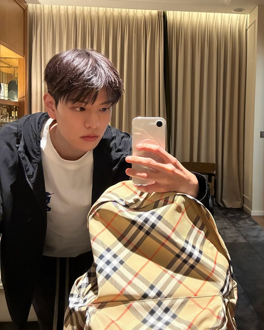 Latest photo of Seungmin (Stray Kids)