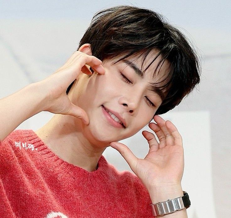 MJ (아스트로)의 최신 사진