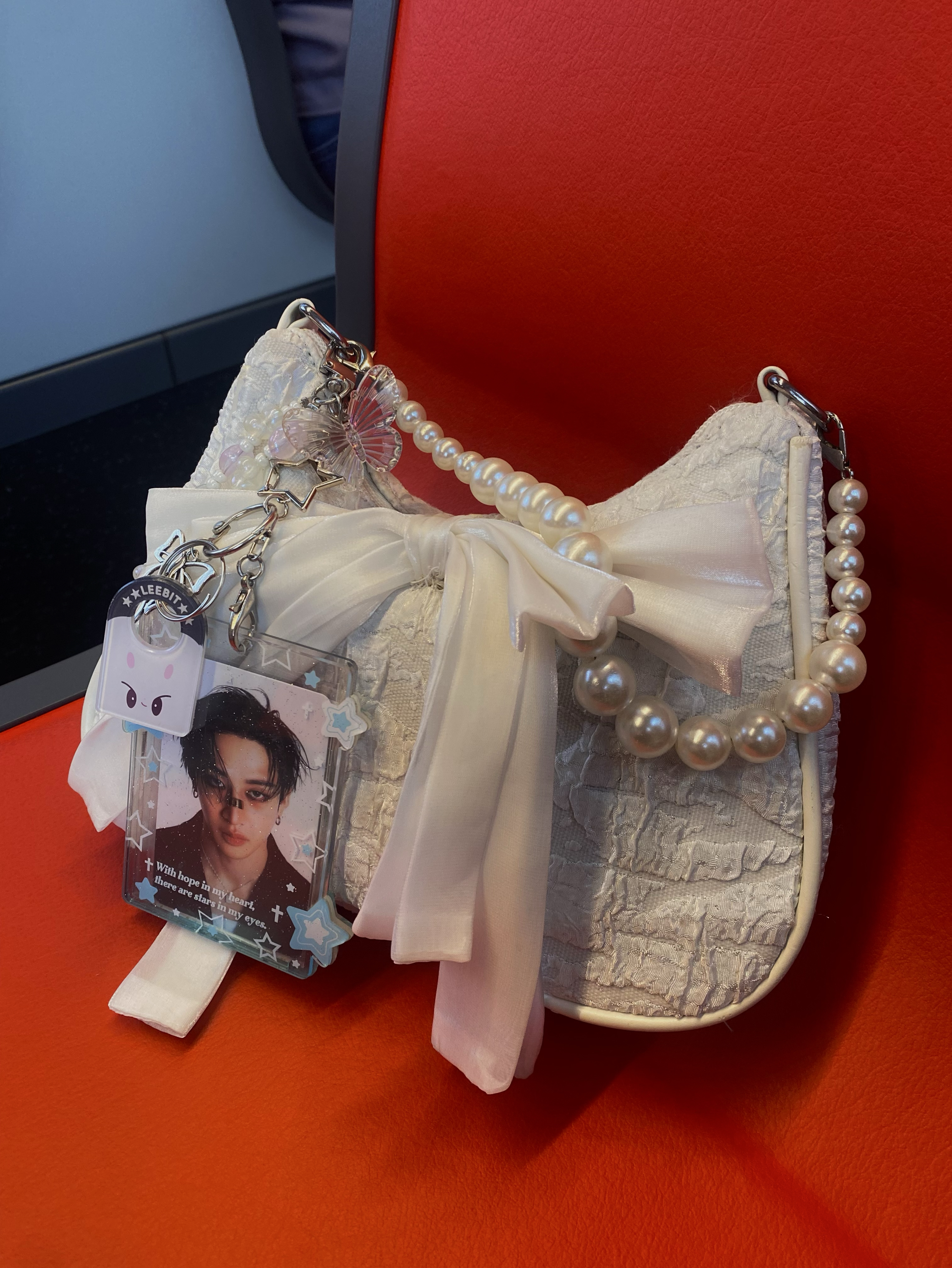 Hot post catching attention from 자유게시판's fandom