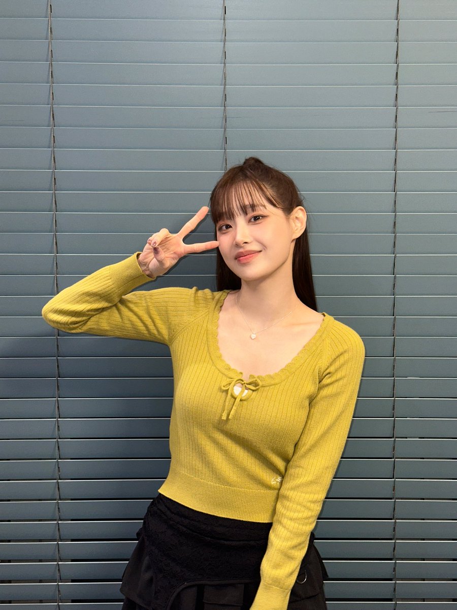 Behind-the-scenes cut of Chuu