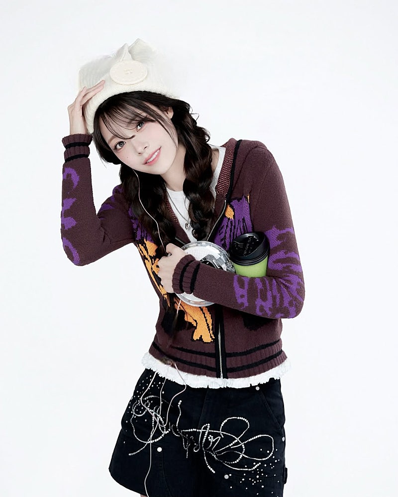 Behind-the-scenes cut of QWER