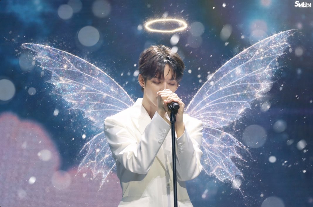 Behind-the-scenes cut of JL (AHOF)