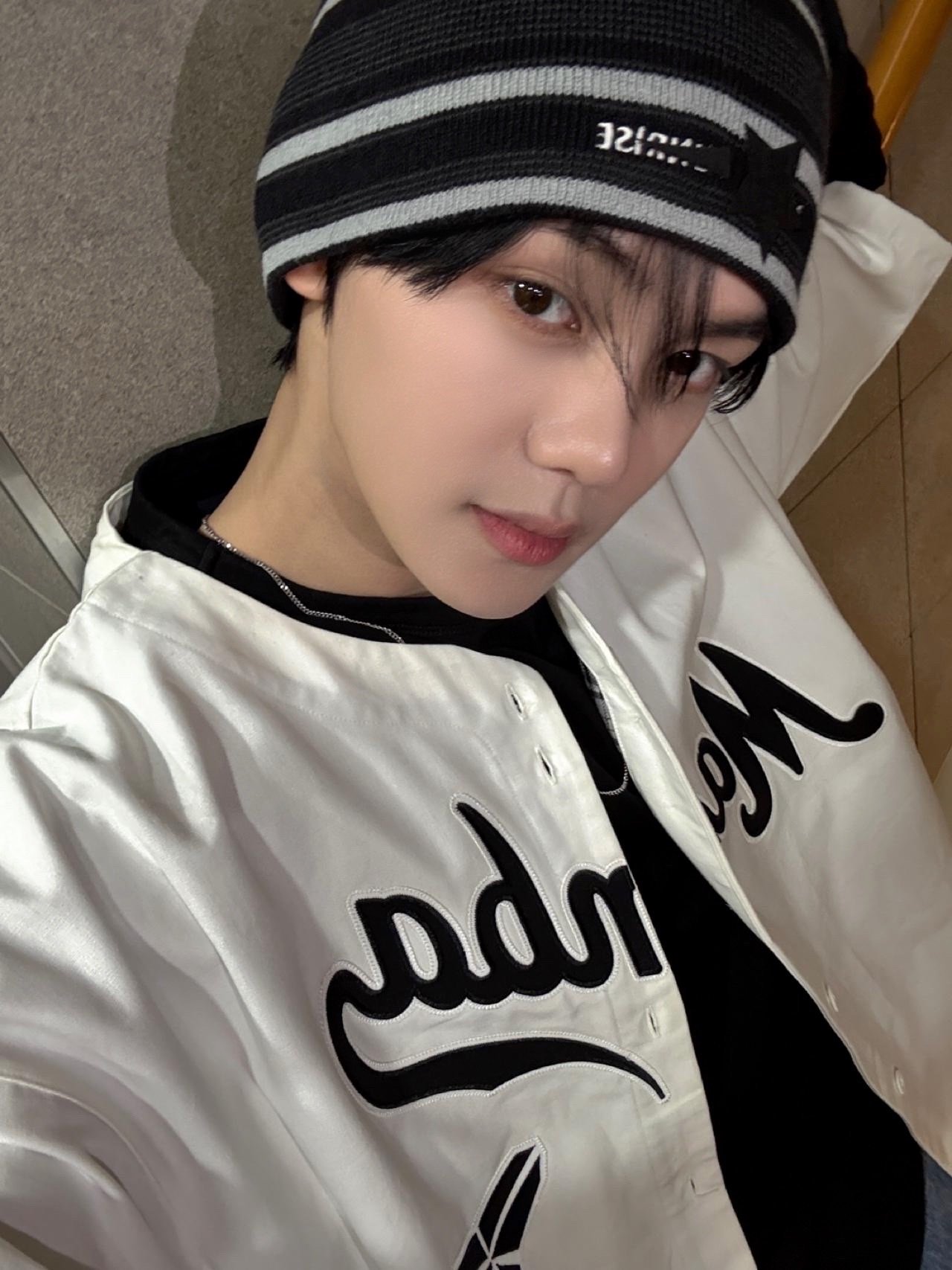 A moment captured by Kim Gyuvin (ZEROBASEONE)'s fan