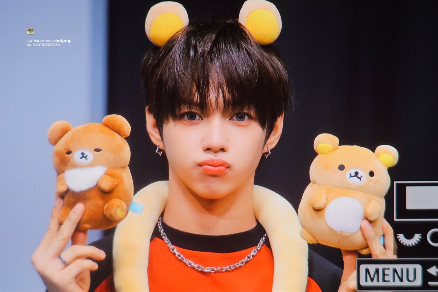 Behind-the-scenes cut of JL (AHOF)