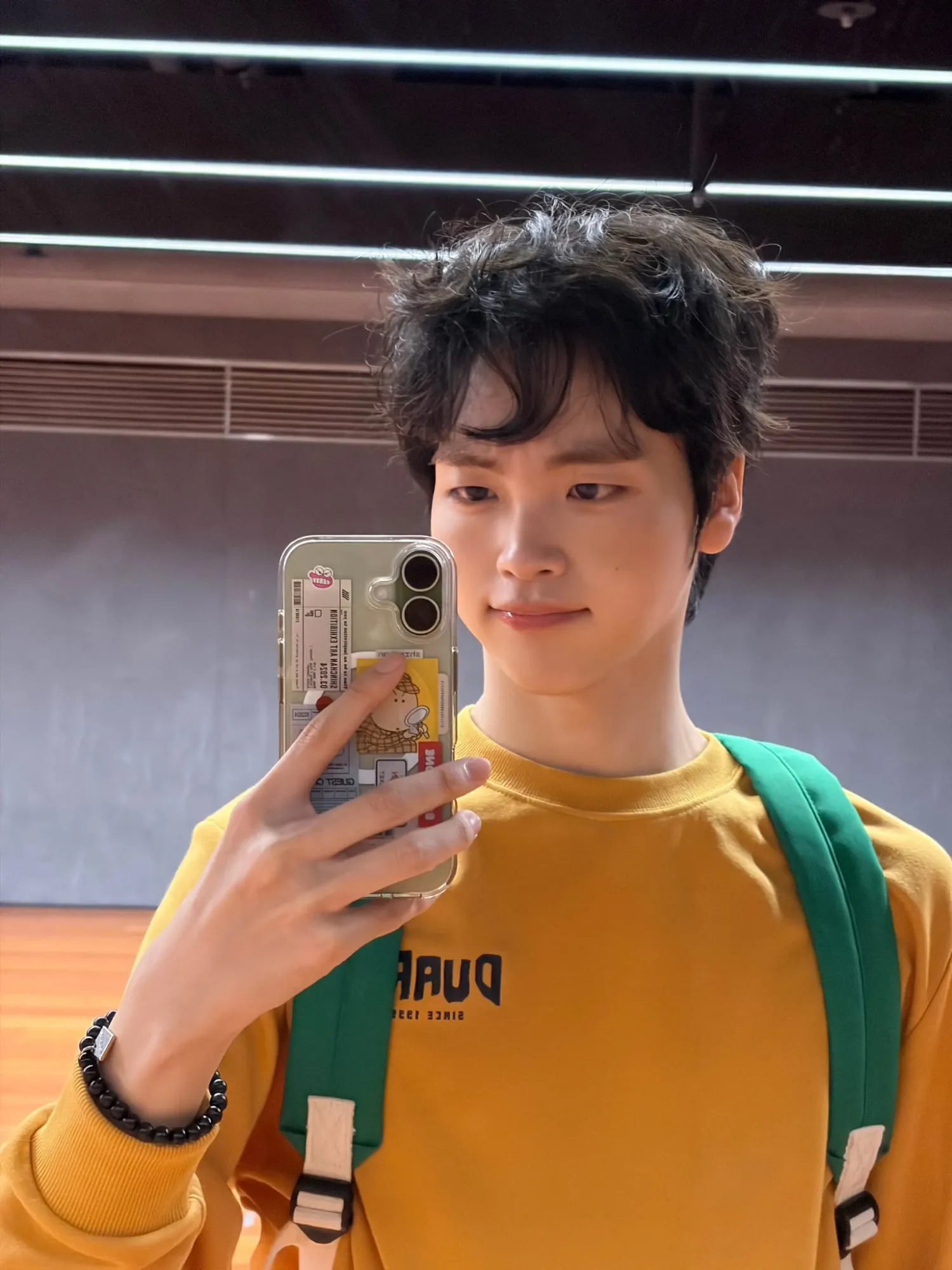 Latest photo of Hyeongjun (CRAVITY)