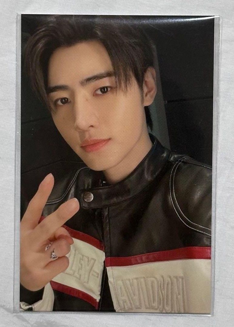 成訓 (ENHYPEN)的最新活動照片