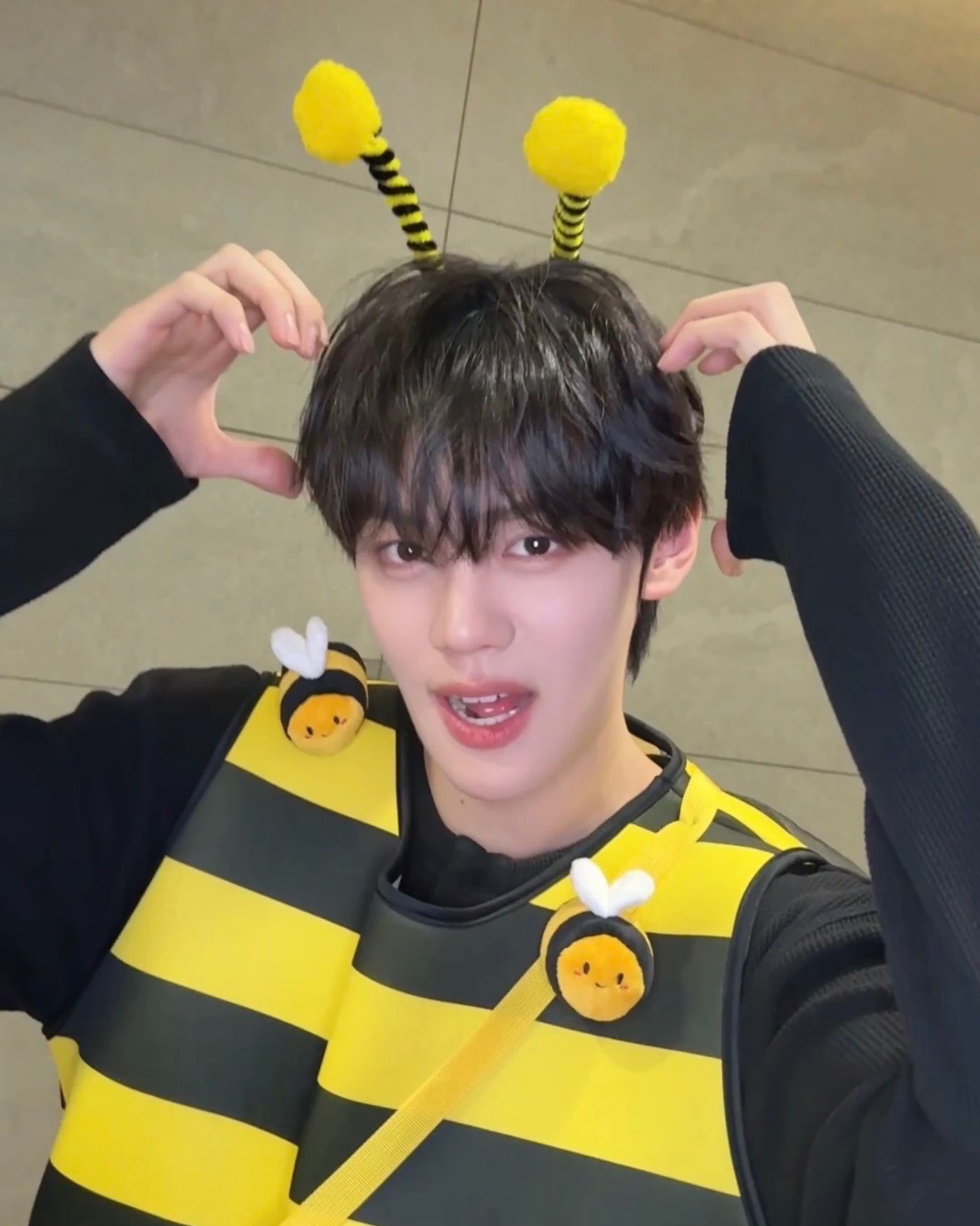 A moment captured by Kim Gyuvin's fan