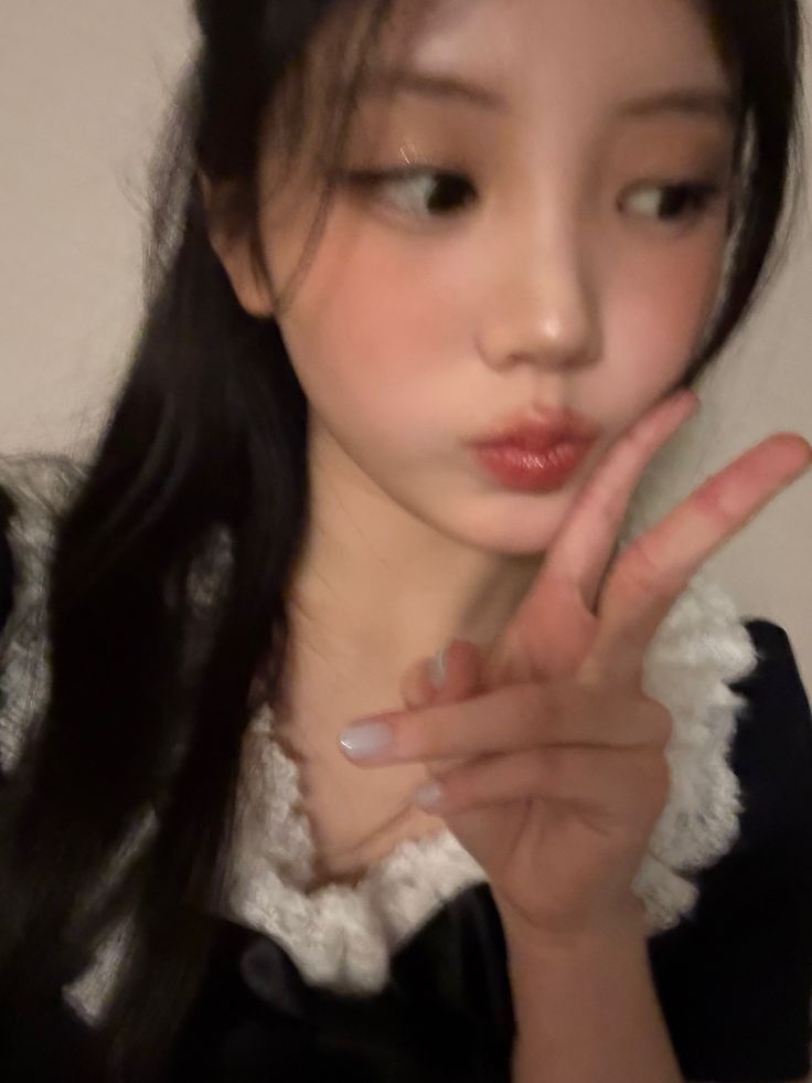 Recent activity shot of Wonhee (ILLIT)