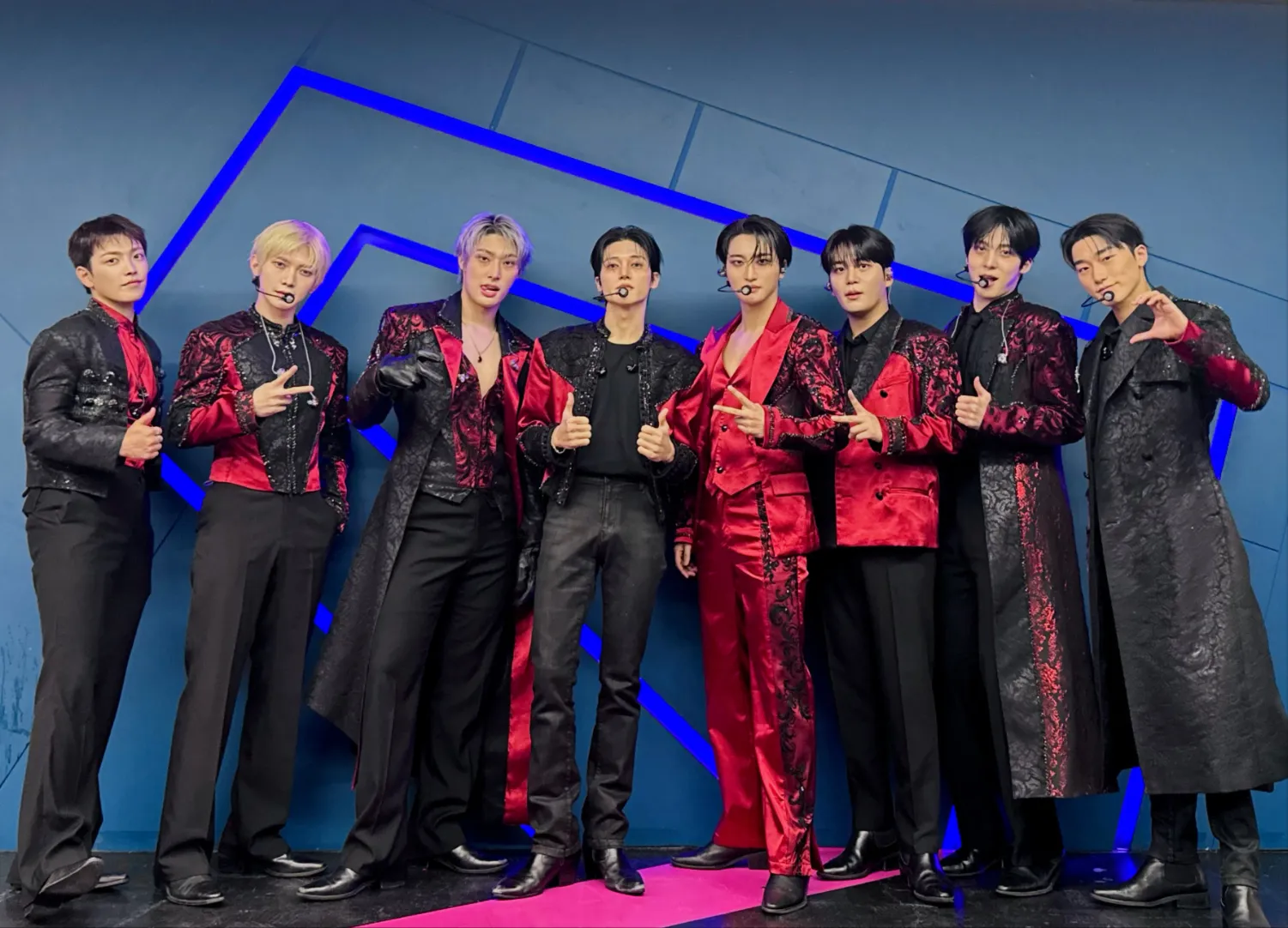 ATEEZの舞台裏ショット