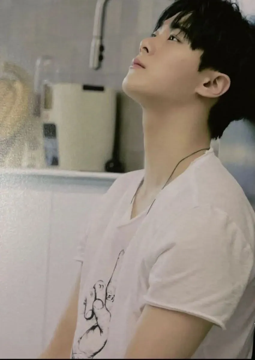 Latest photo of Moonbin (ASTRO)