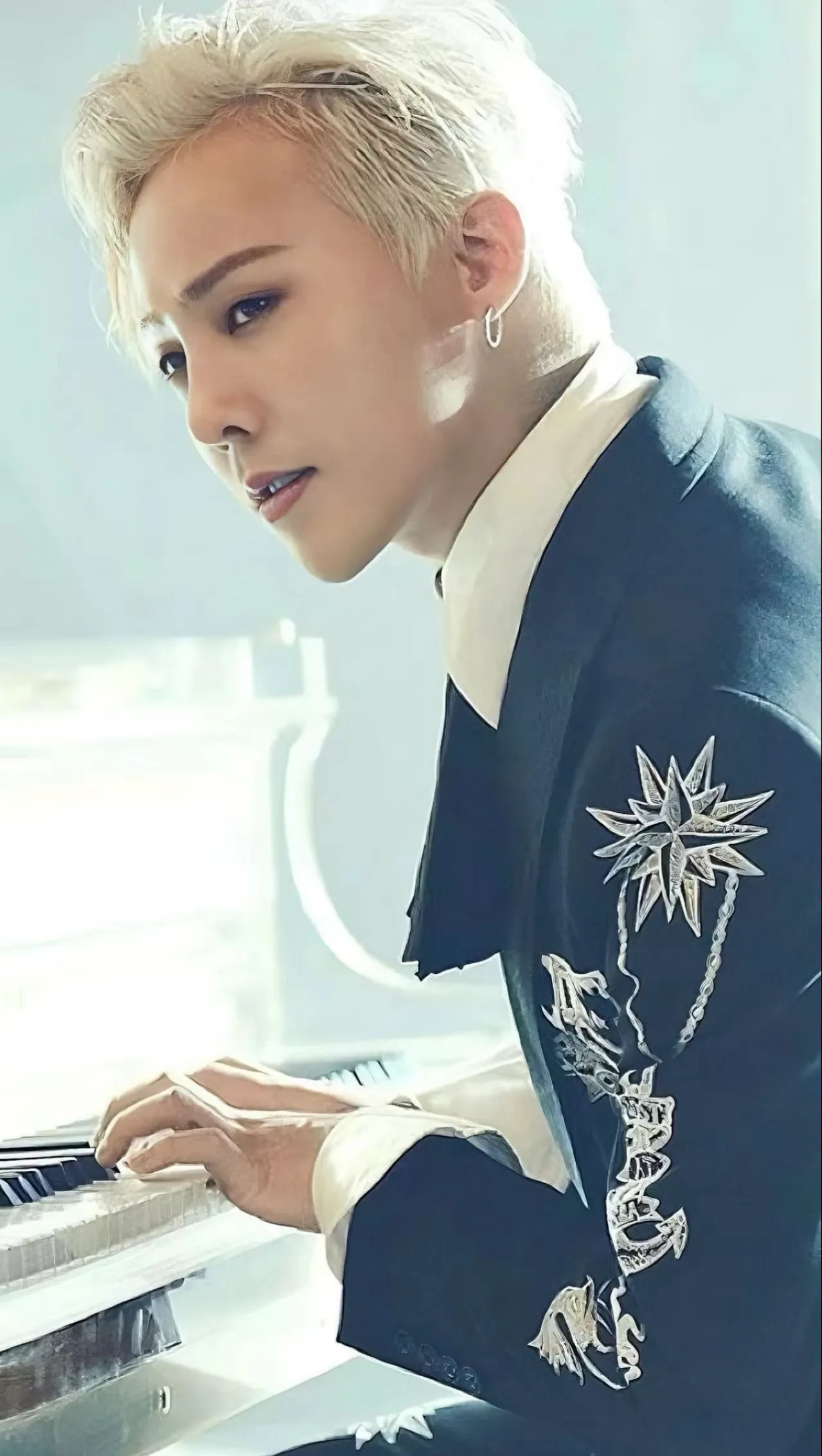 The most beloved wallpaper among G-DRAGON (BIGBANG)'s fans