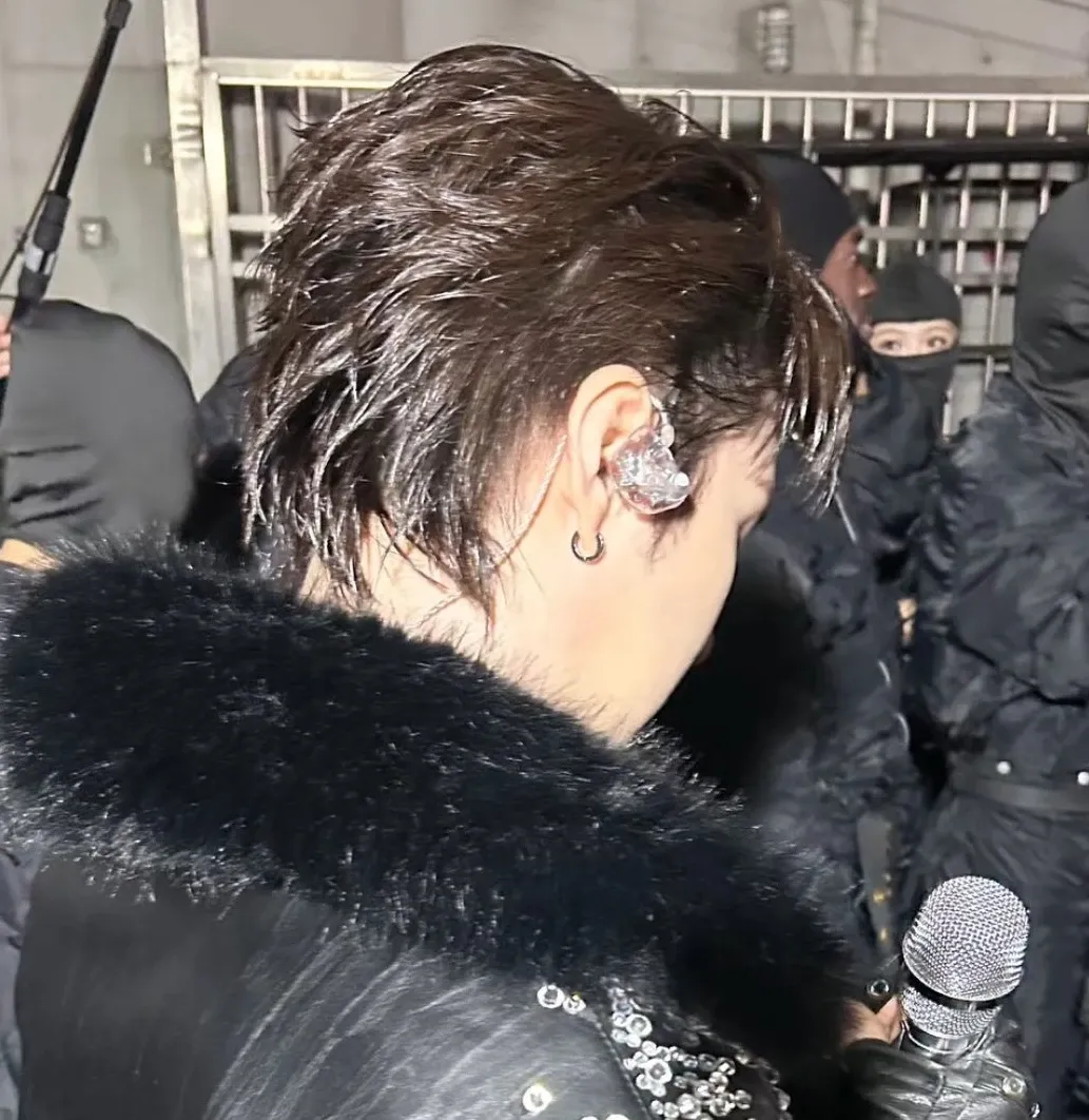 Foto aktivitas terbaru SUGA (BTS)