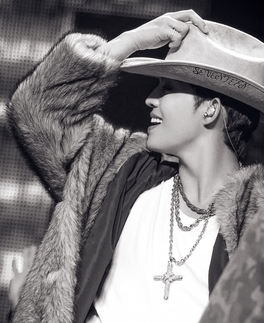 A moment captured by S.Coups (SEVENTEEN)'s fan