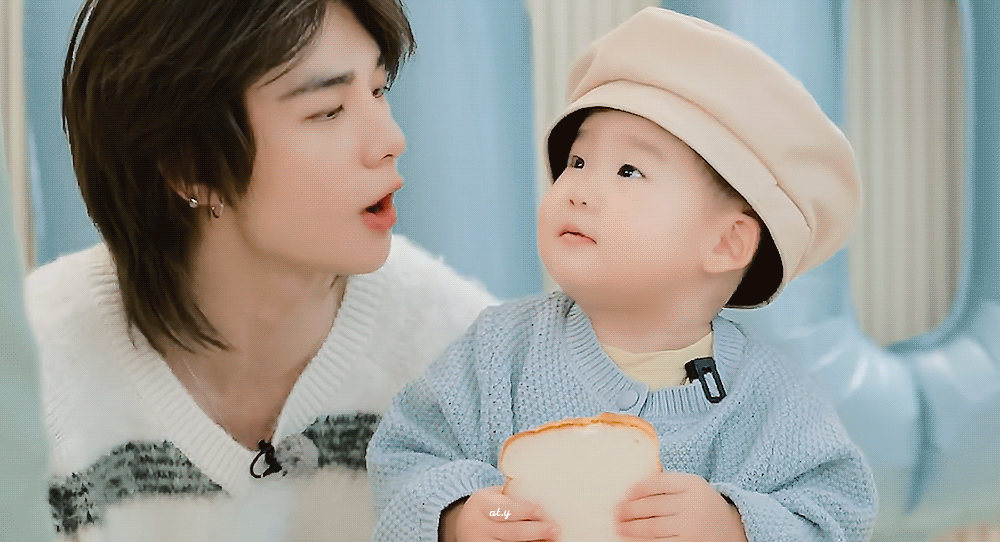 Behind-the-scenes cut of Hyunjin (Stray Kids)