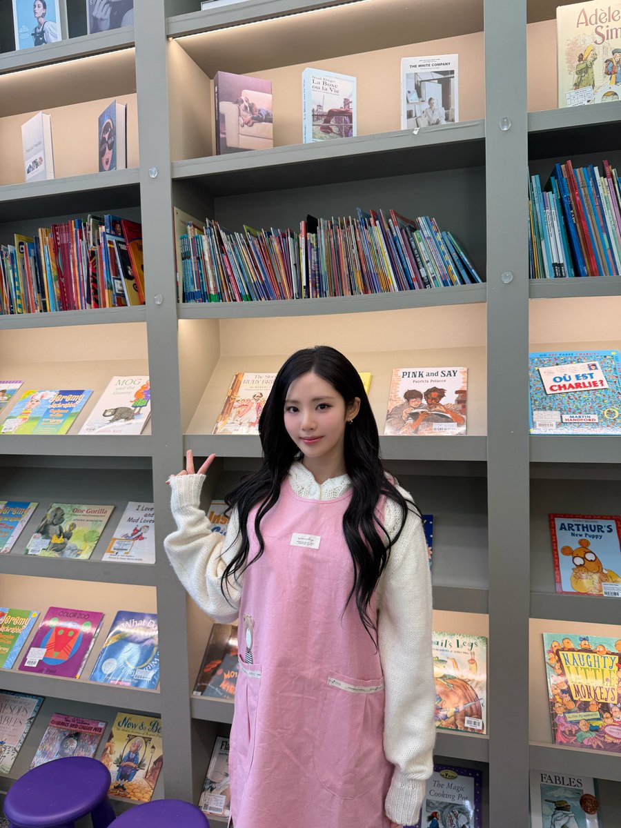 Potret di balik layar fromis (9)