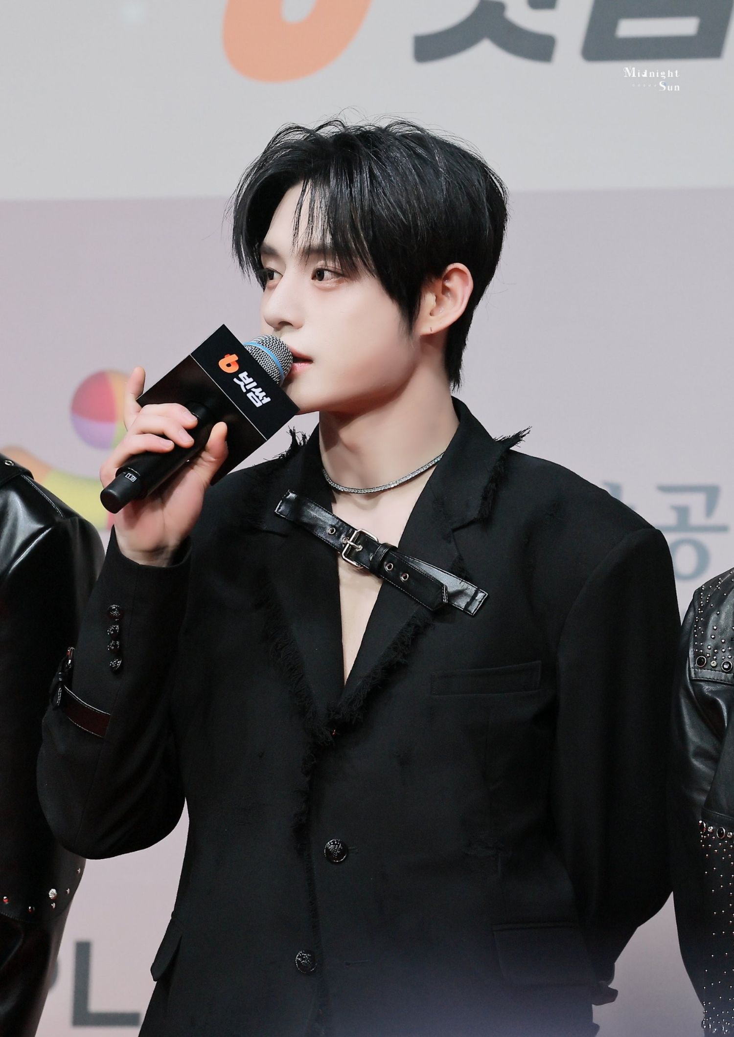 Recent activity shot of Kim Jiwoong (ZEROBASEONE)