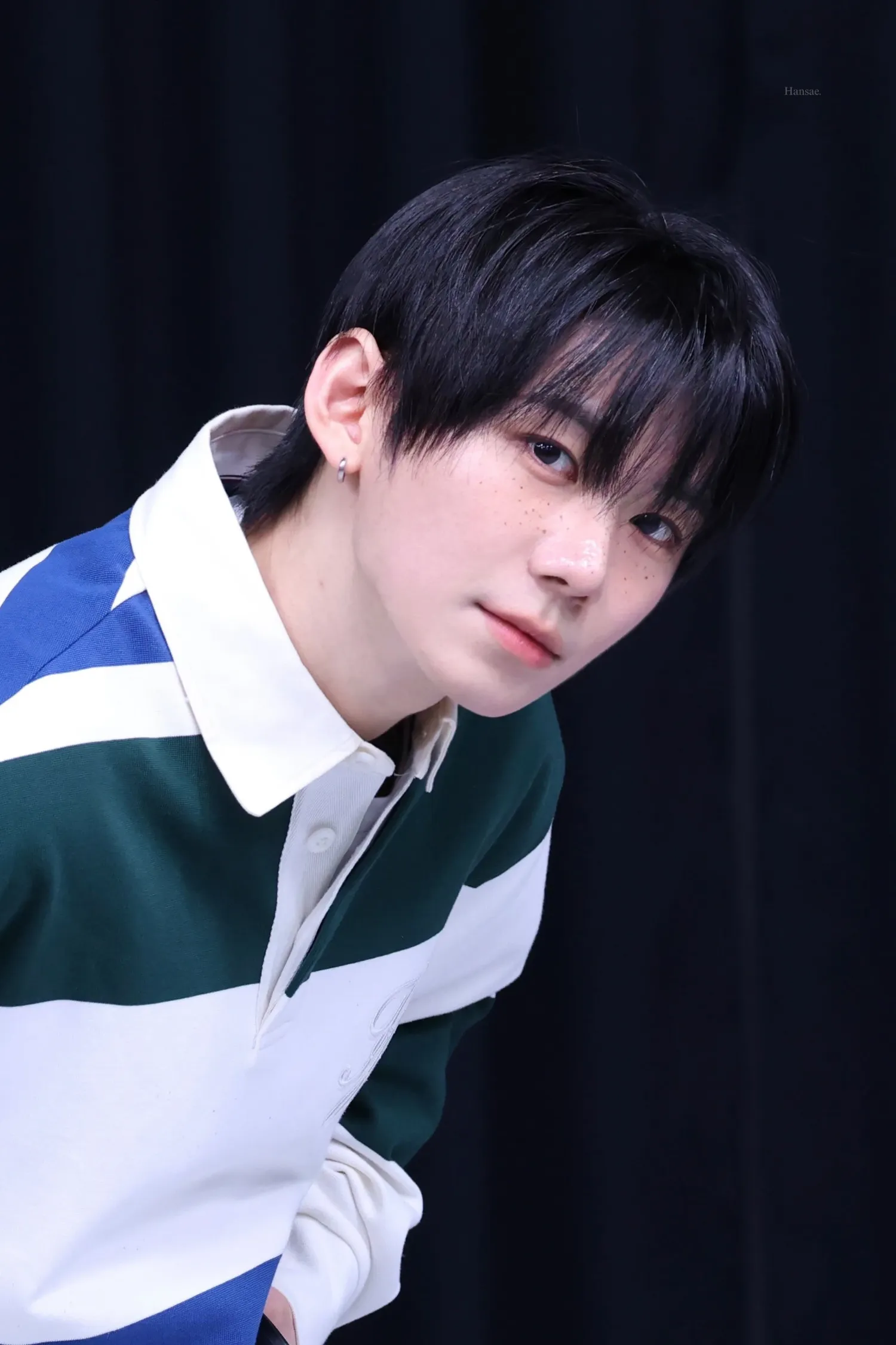 パク・ハン (AHOF)の舞台裏ショット