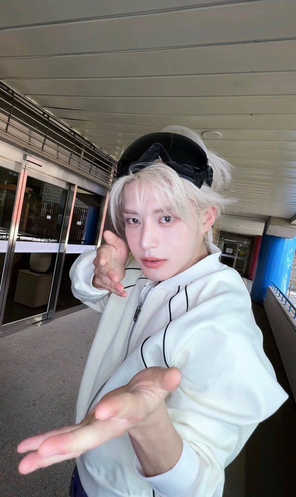 Latest photo of Kim Jiwoong (ZEROBASEONE)