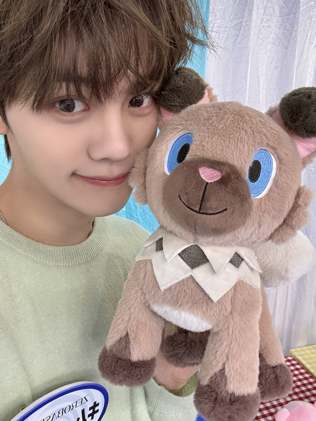 A moment captured by Kim Gyuvin (ZEROBASEONE)'s fan