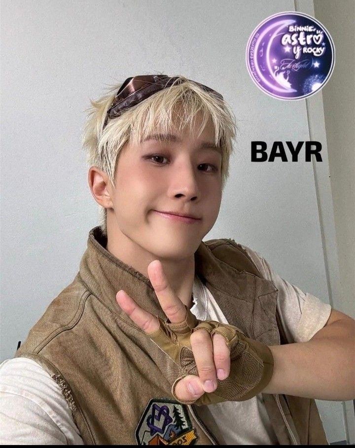 A moment captured by Jinjin (ASTRO)'s fan